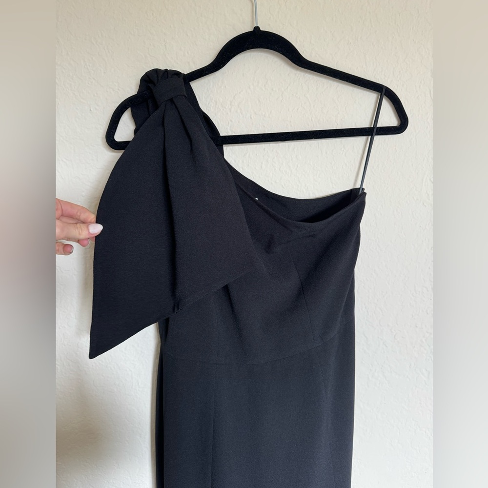 Dress the Population Black One-Shoulder Maxi Dress - Picture 3 of 11